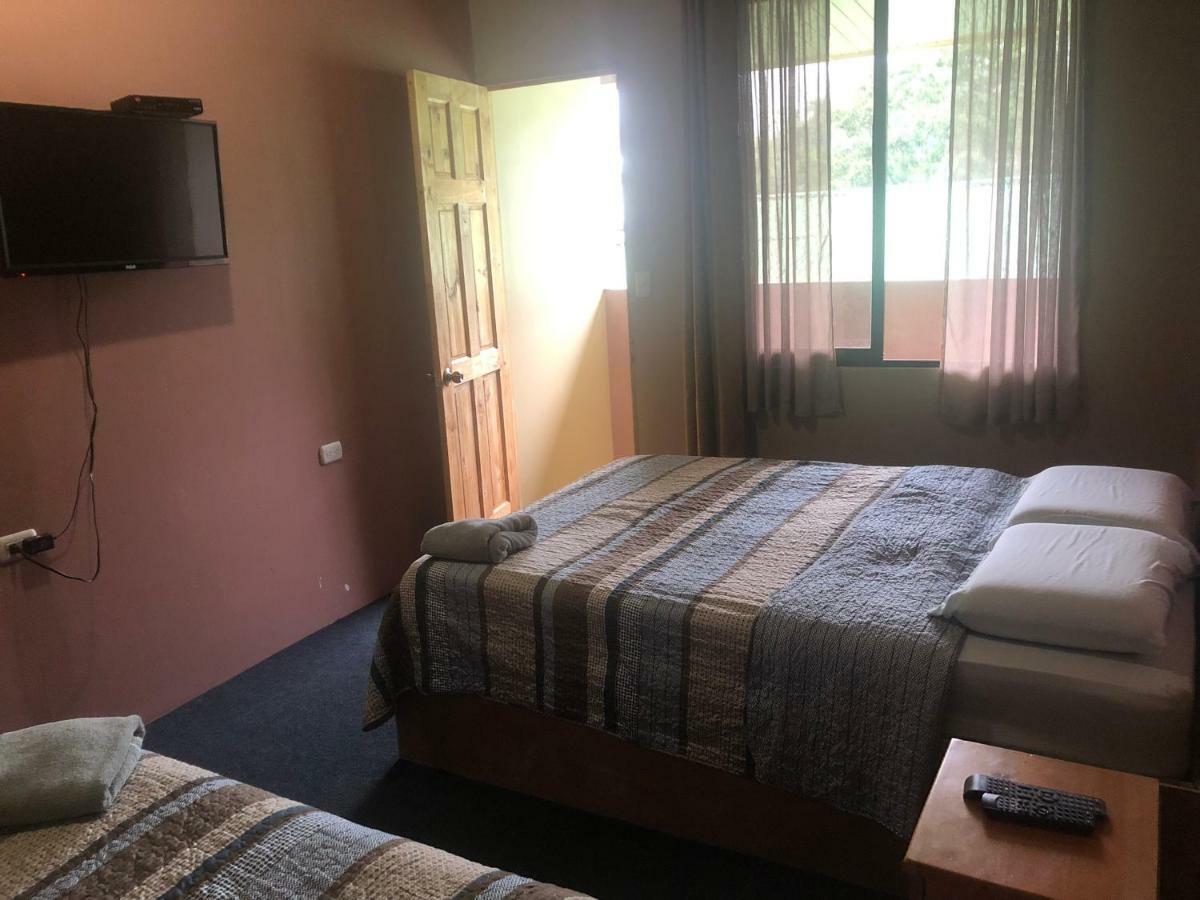 Hotel Uran Rivas Экстерьер фото